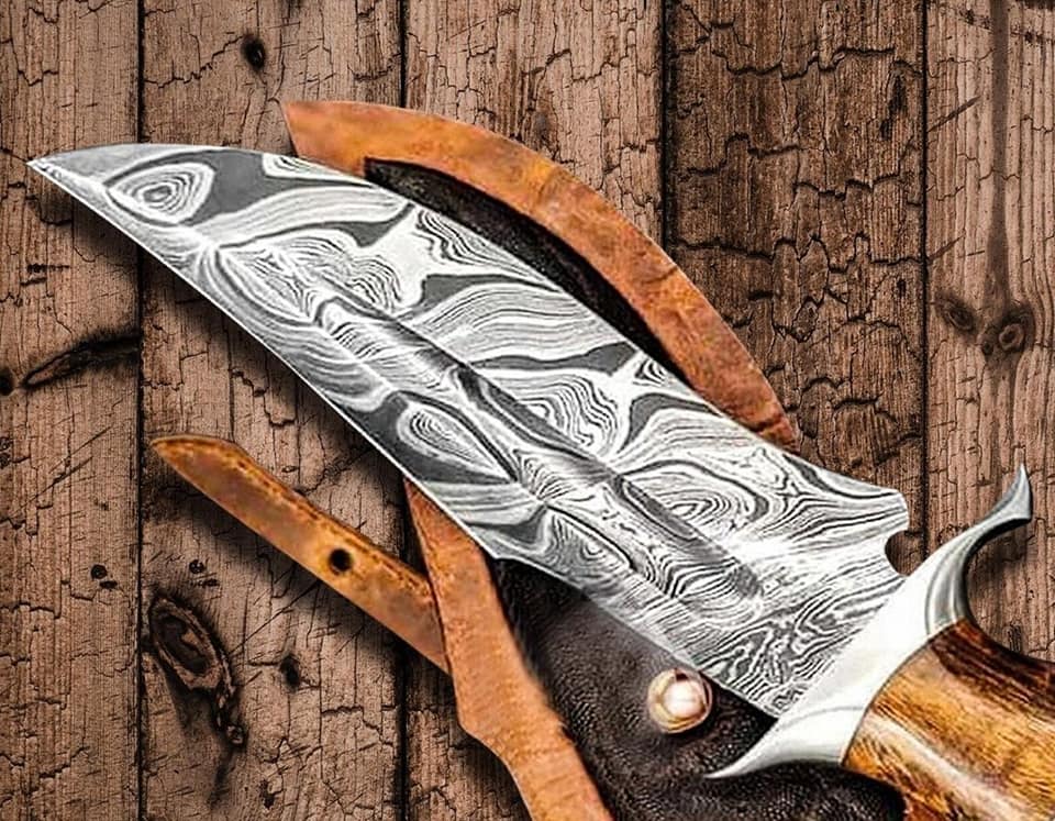 Custom handmade damascus steel Hunting bowie knife with leather sheath