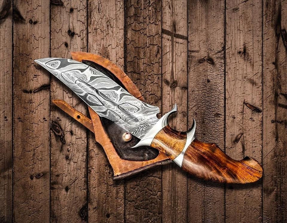 Custom handmade damascus steel Hunting bowie knife with leather sheath