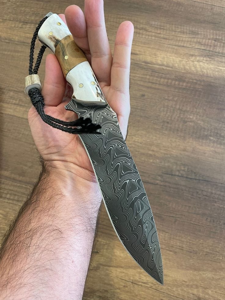 Custom handmade damascus steel skinner knife with sheath