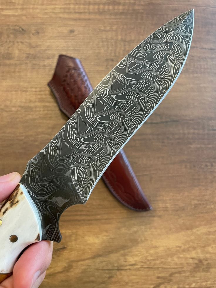 Custom handmade damascus steel skinner knife with sheath