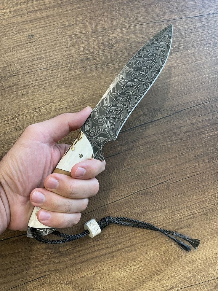 Custom handmade damascus steel skinner knife with sheath