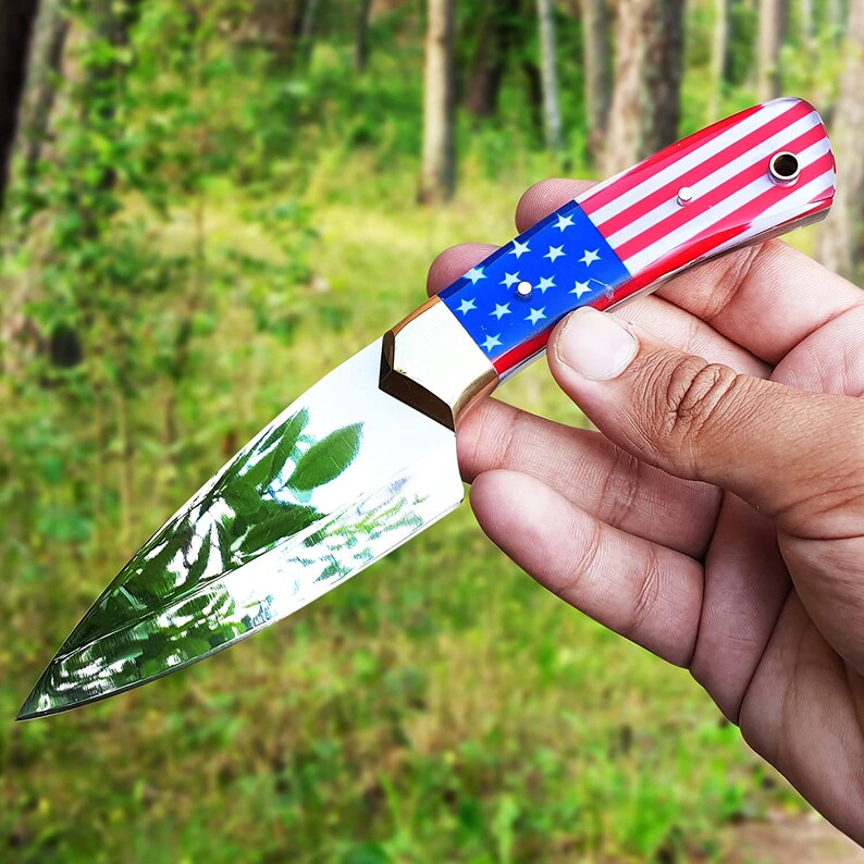 Custom handmade D2 steel skinner knife with leather sheath/USA Flag handle