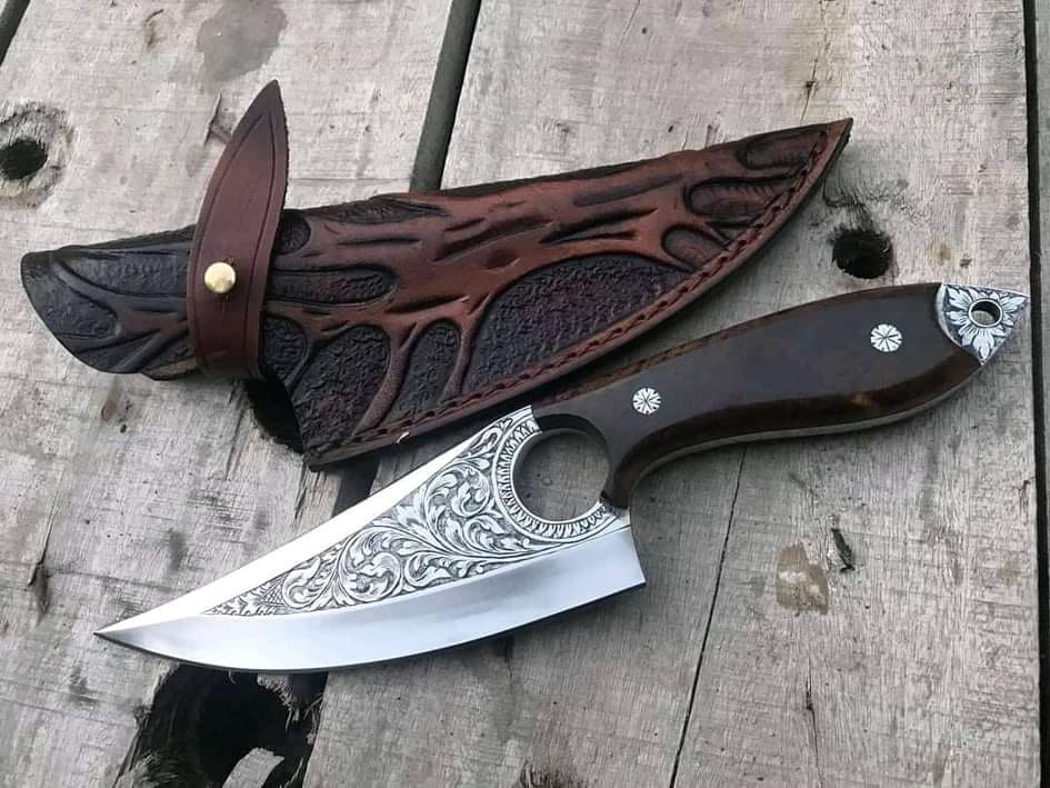 Custom handmade D2 Steel skinner knife with leather sheath